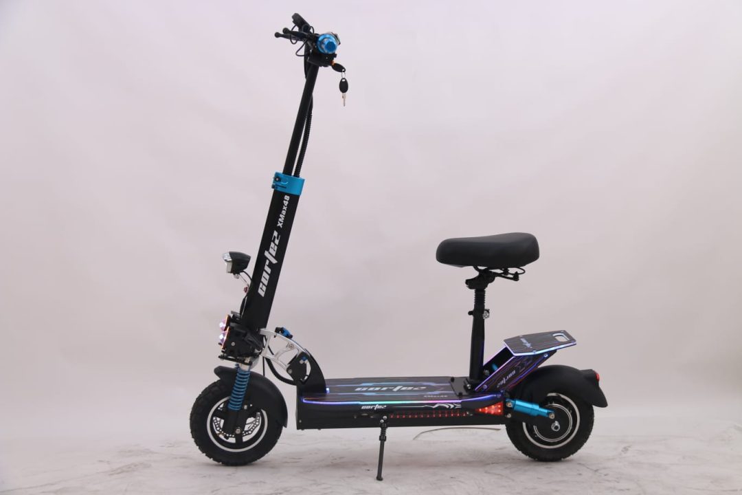 ⁦קורקינט חשמלי עם כיסא ורמקול בלוטוס קורטז X MAX 48⁩ – תמונה ⁦3⁩