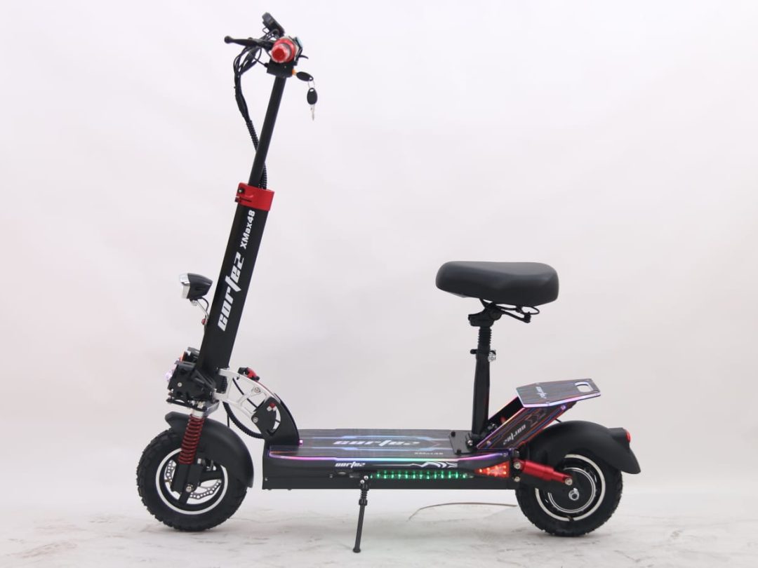 קורקינט חשמלי עם כיסא ורמקול בלוטוס קורטז X MAX 48